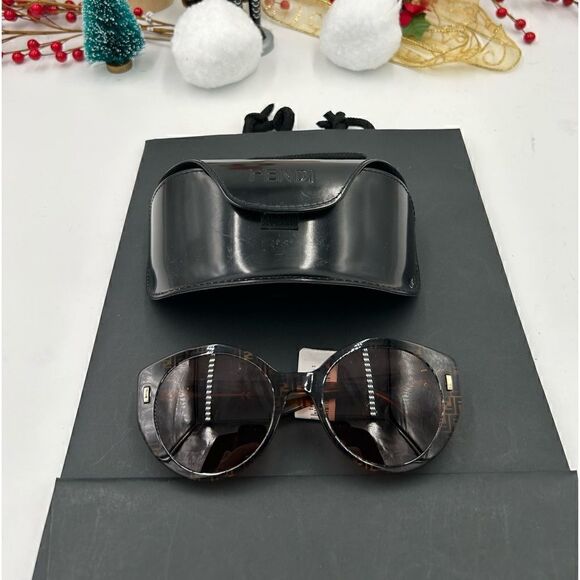 Women’s Fendi tortoiseshell sunglasses made in Italy main image 8